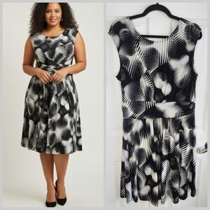 Black and White Sleeveless Patterned Dress from Renee C women's plus Size 1X